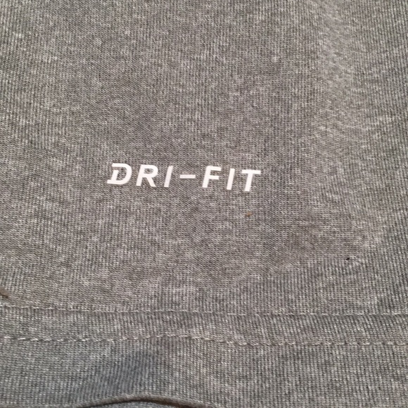 🔹Nike Dri-Fit Boy or Girl Tee - Picture 4 of 4